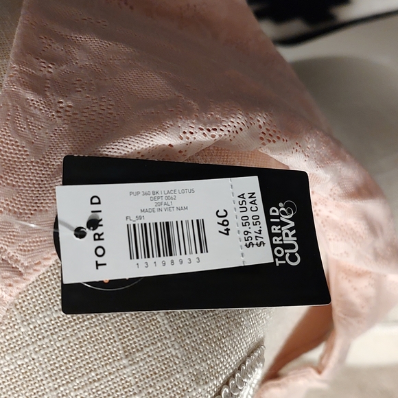❤️NWT Torrid Curves Brand Ladie's Baby Pink Push Up Plunge Underwire Bra, 46C - Picture 6 of 12